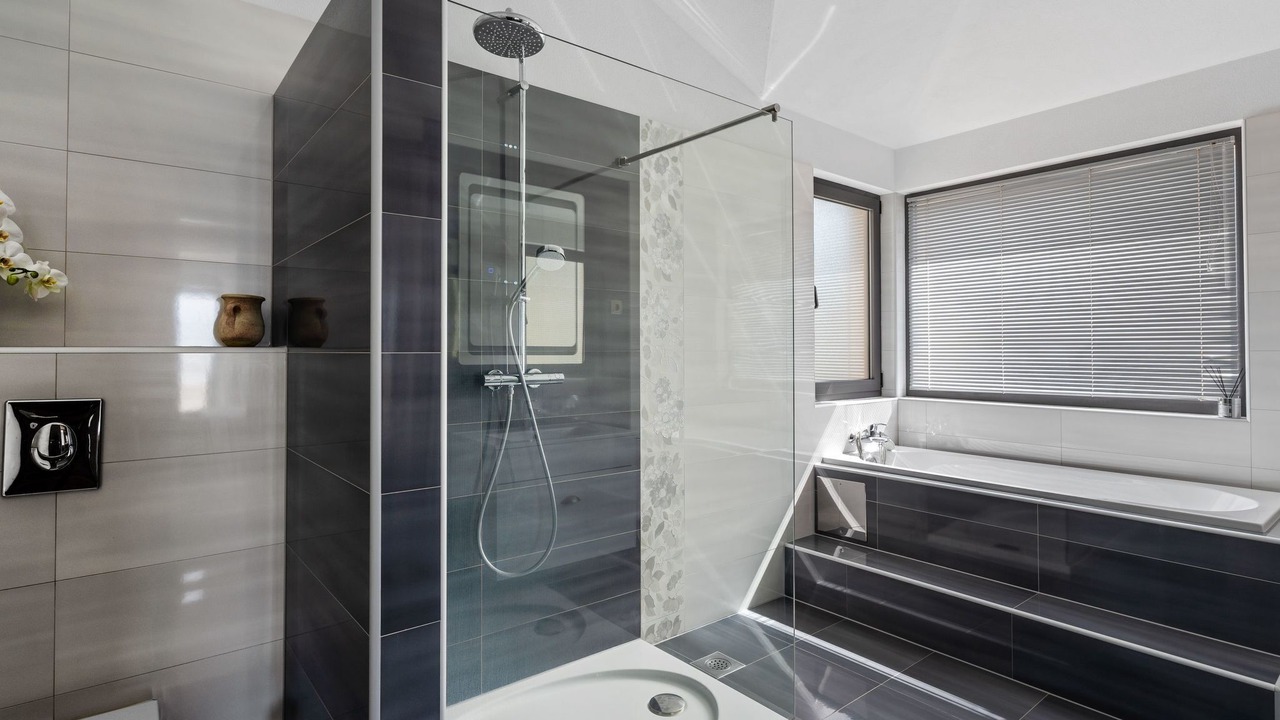Photo of Bathroom in Duce
