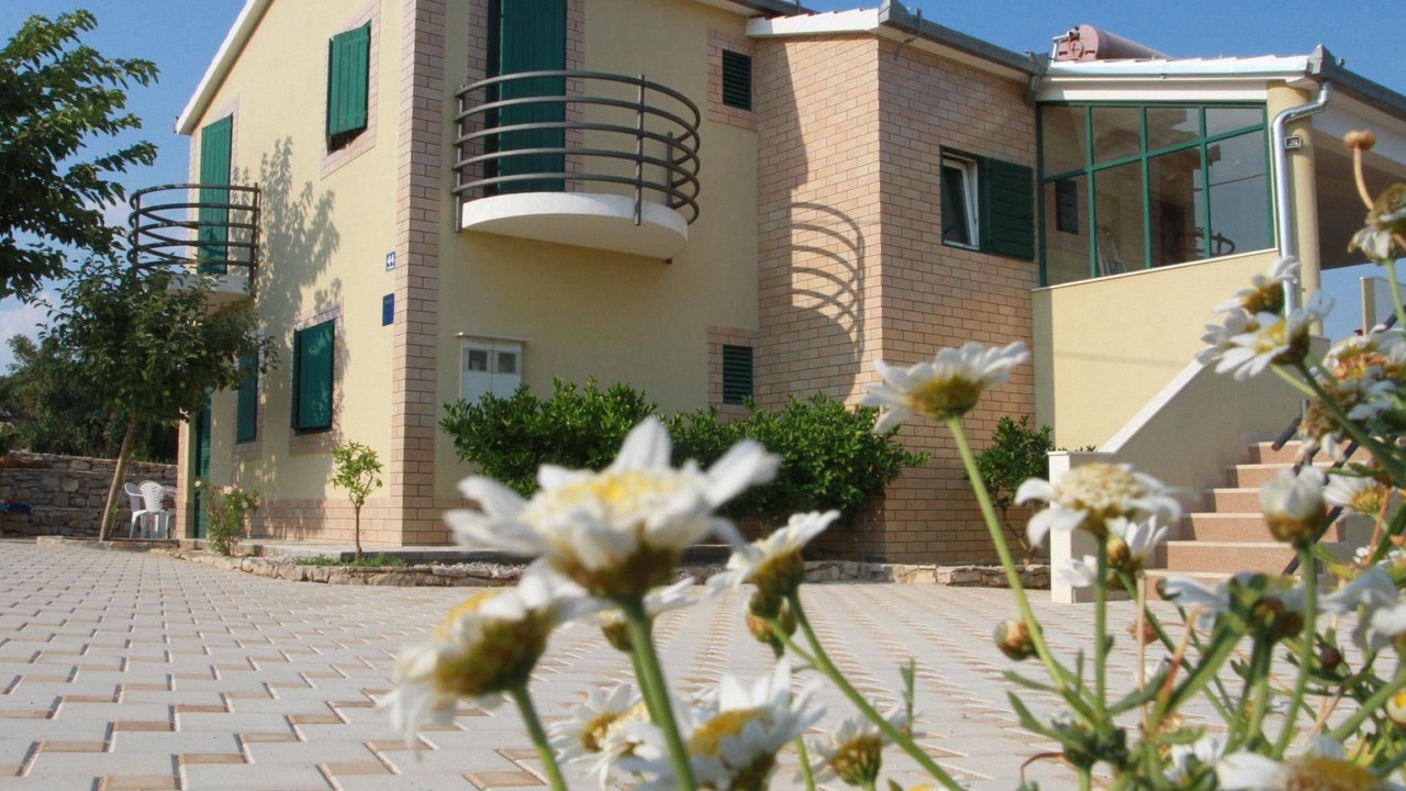 Photo of Outdoor in Grohote