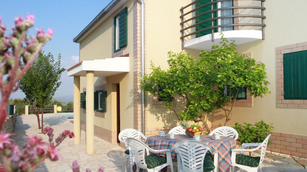 Photo of Outdoor in Grohote