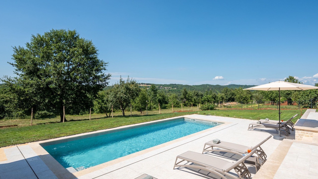 Photo of Outdoor in Beram