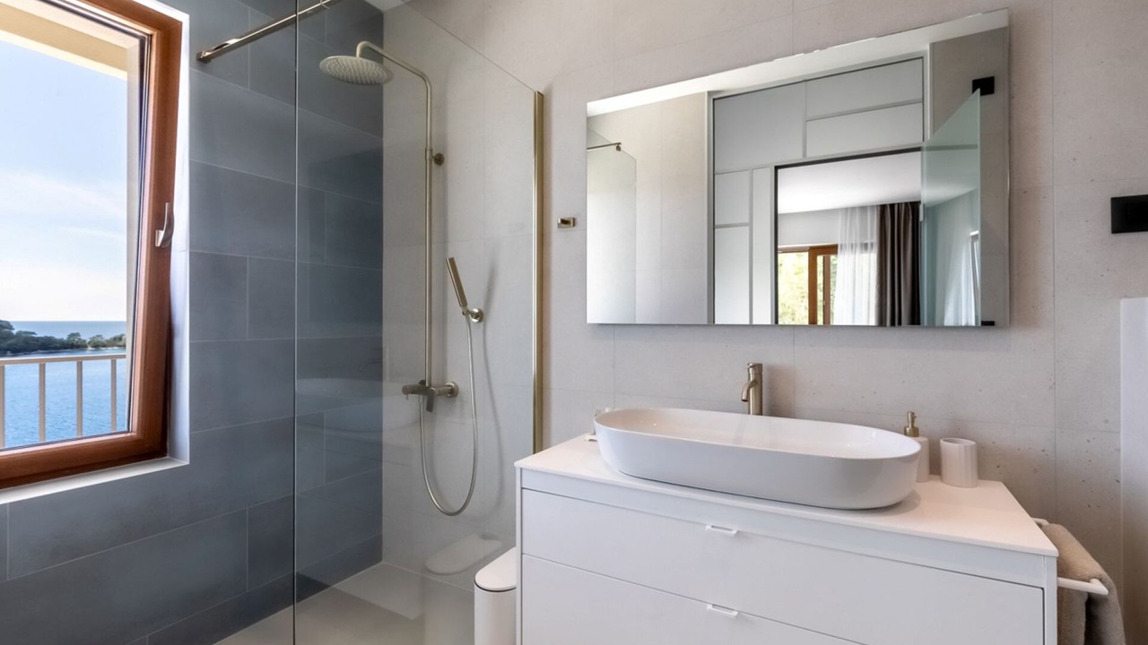 Photo of Bathroom in Blato
