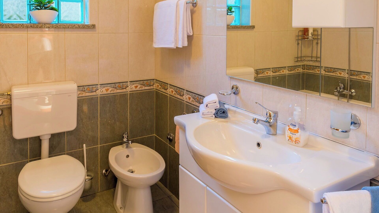 Photo of Bathroom in Jurdani