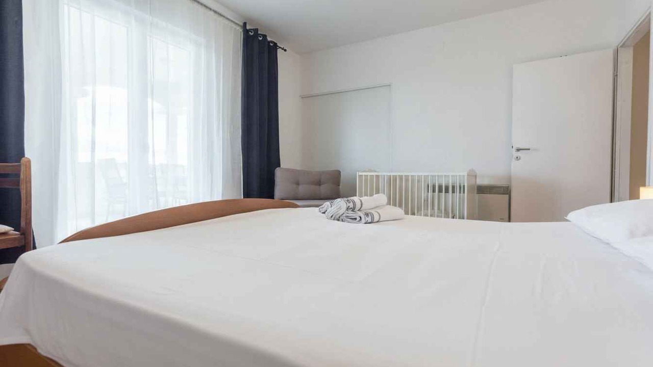 Photo of Bedroom in Tkon