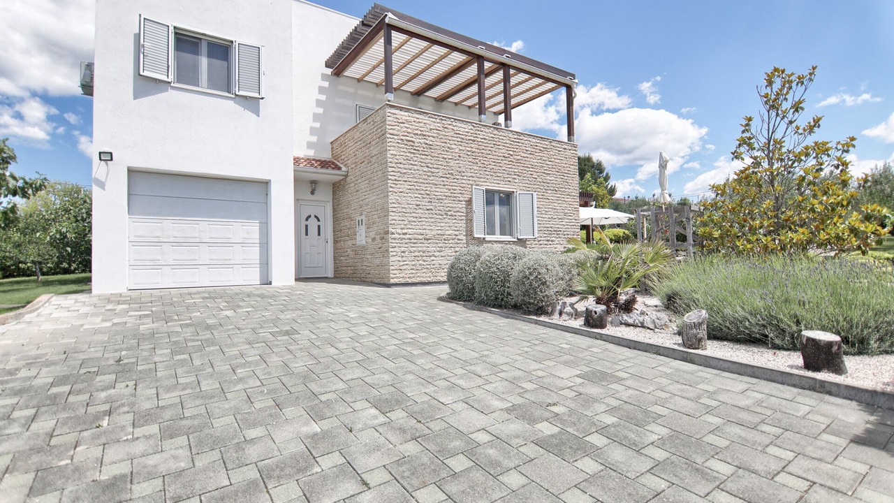 Photo of Outdoor in Kakma