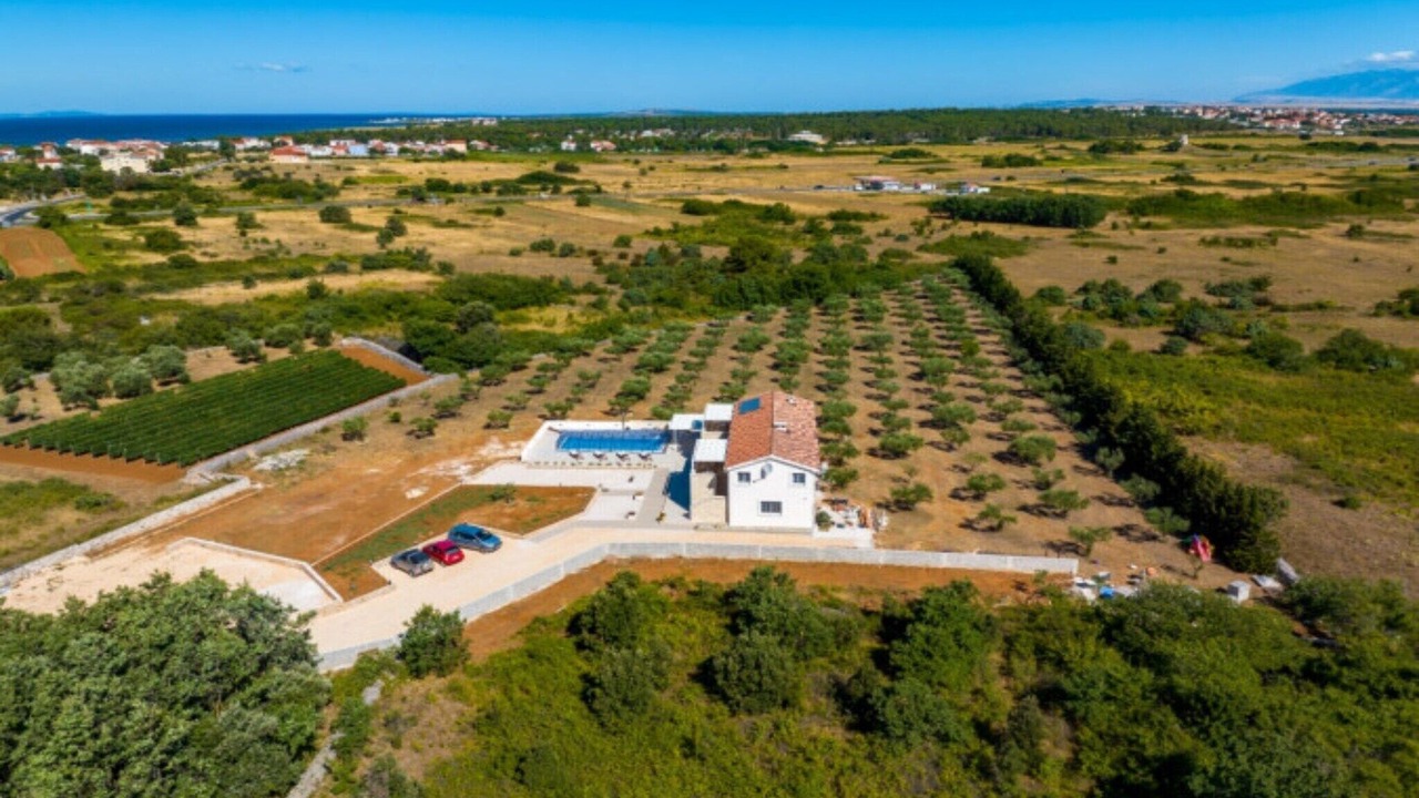 Photo of Outdoor in Nin