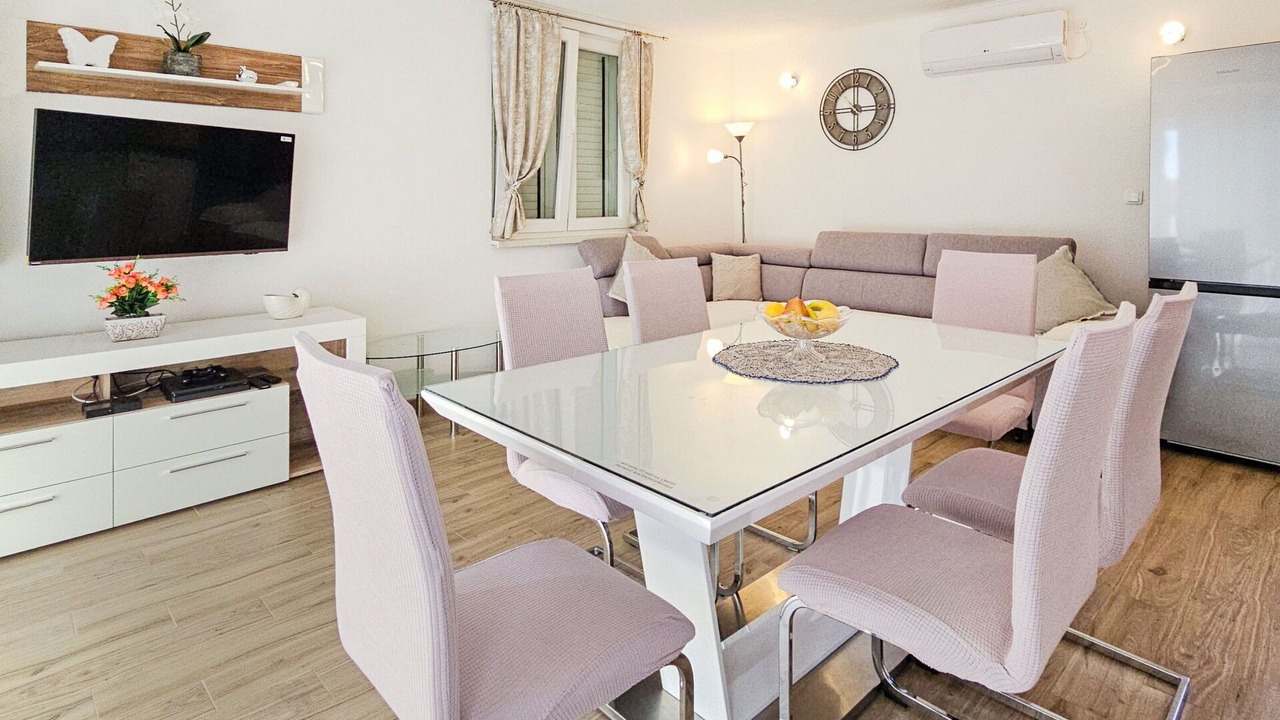 Photo of Bedroom in Marina