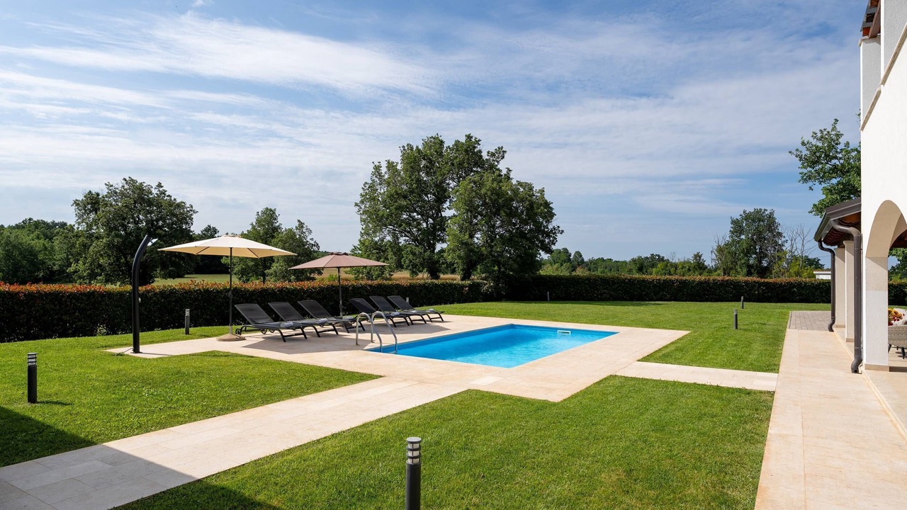 Photo of Outdoor in Katun