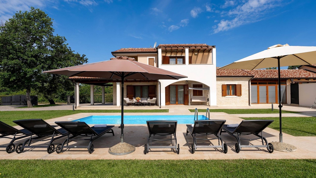 Photo of Outdoor in Katun