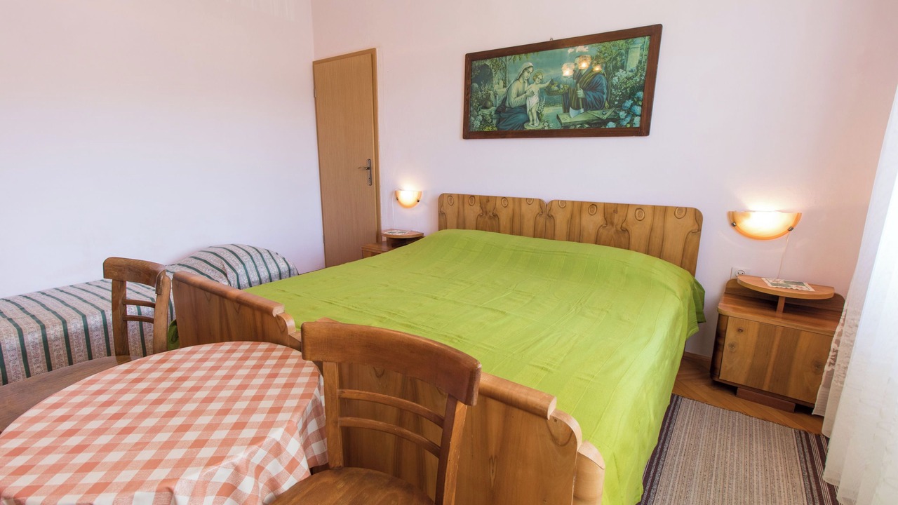 Photo of Bedroom in Cres