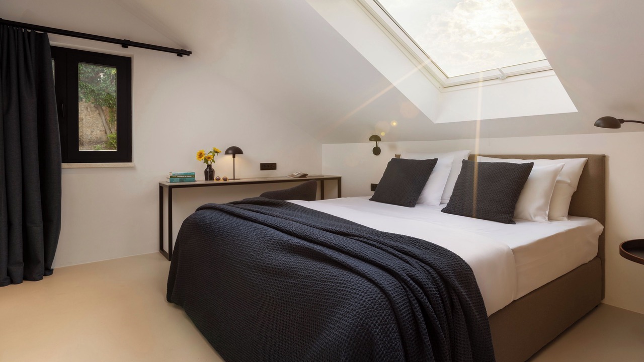 Photo of Bedroom in Pile