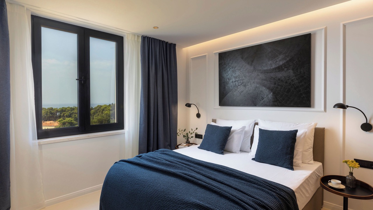 Photo of Bedroom in Pile