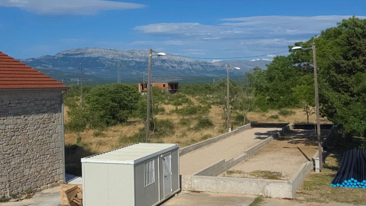 Photo of Outdoor in Cove Parja