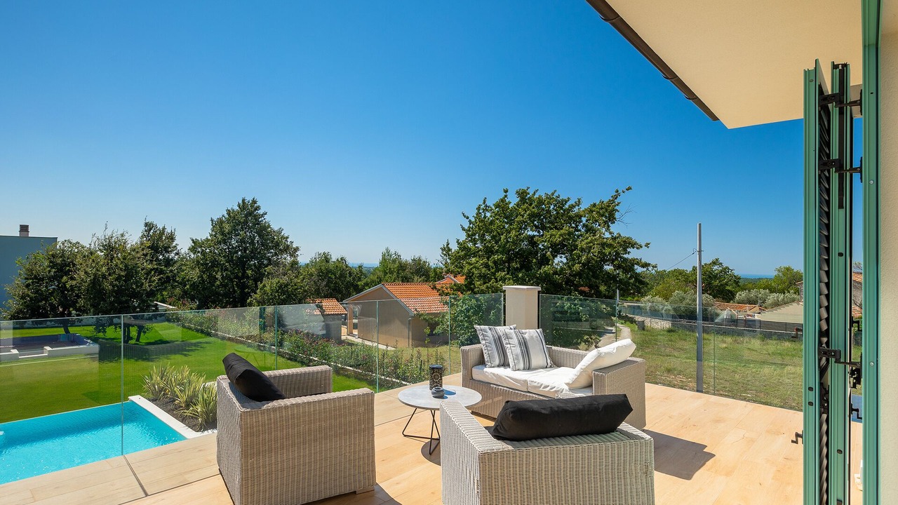 Photo of Patio Balcony in Jursici