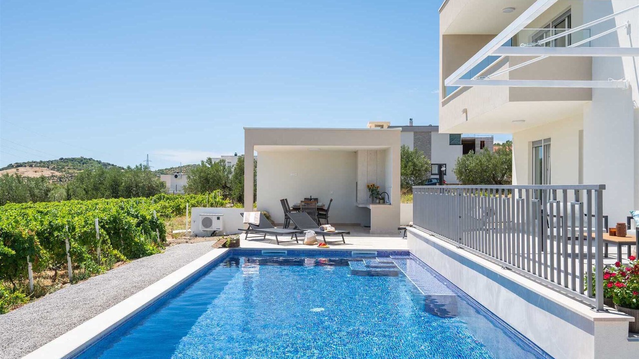 Photo of Outdoor in Rudine