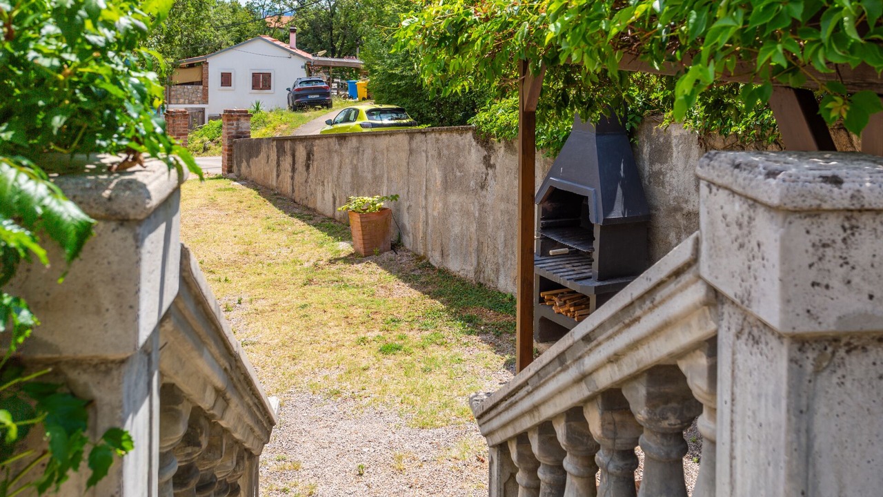 Photo of Outdoor in Risika