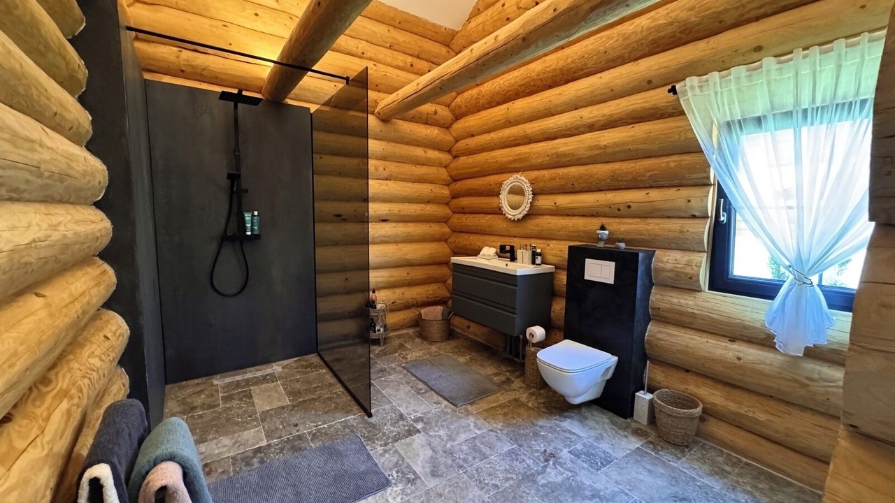 Photo of Bathroom in Vulcan