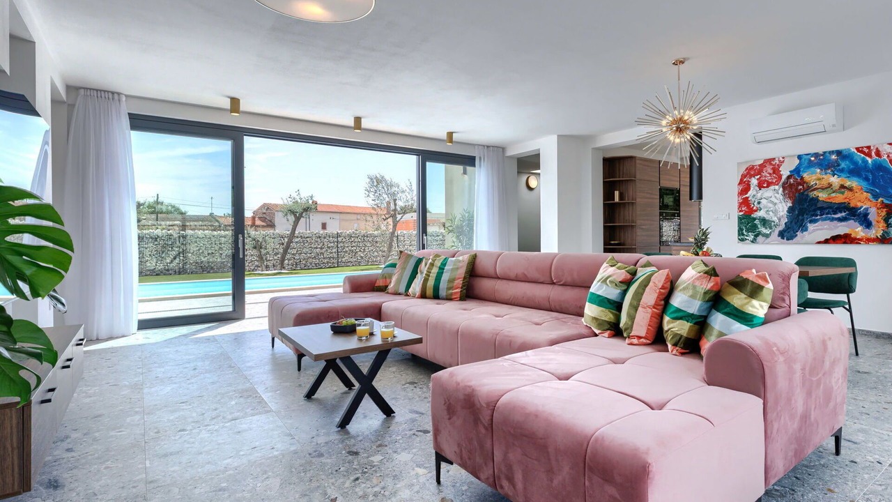 Photo of Livingroom in Loborika