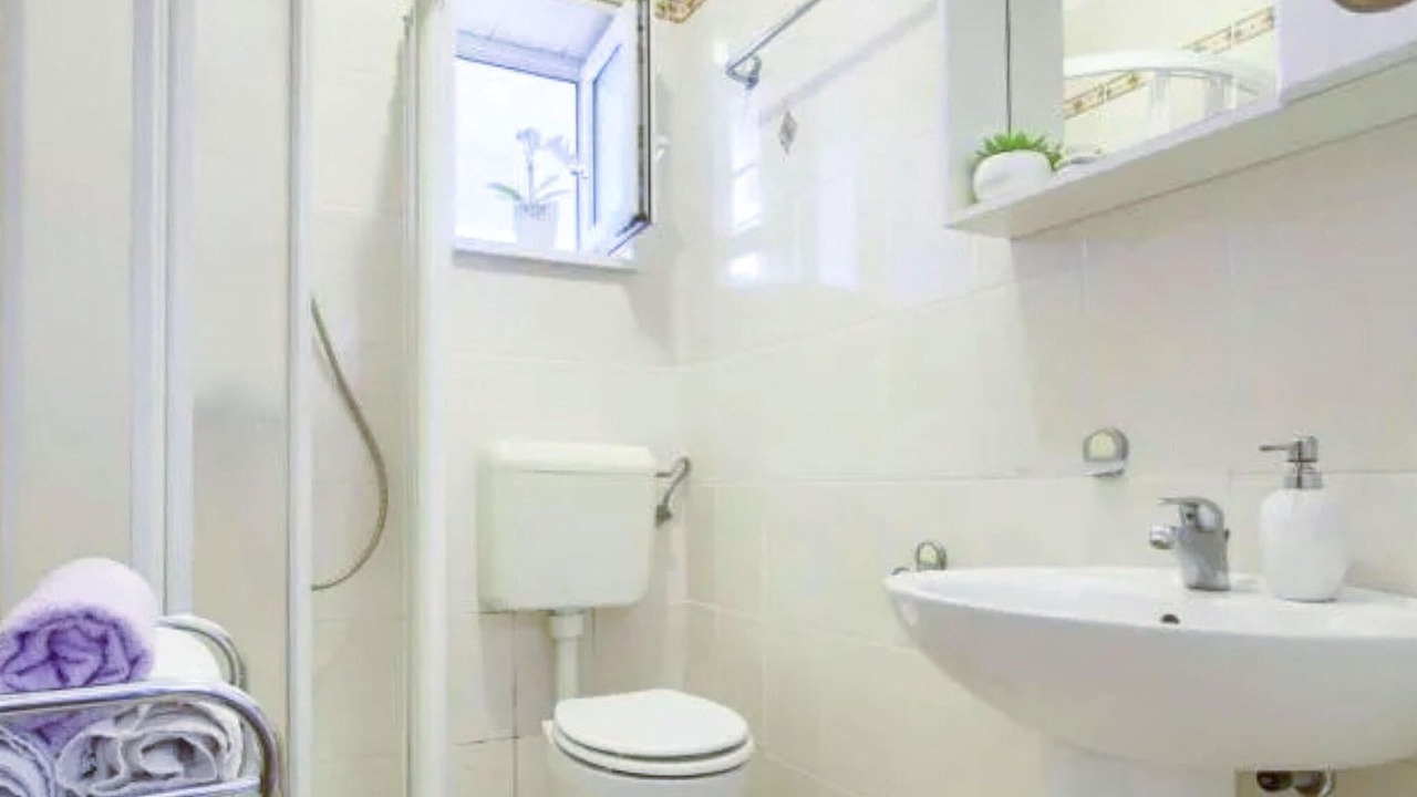 Photo of Bathroom in Lukoran