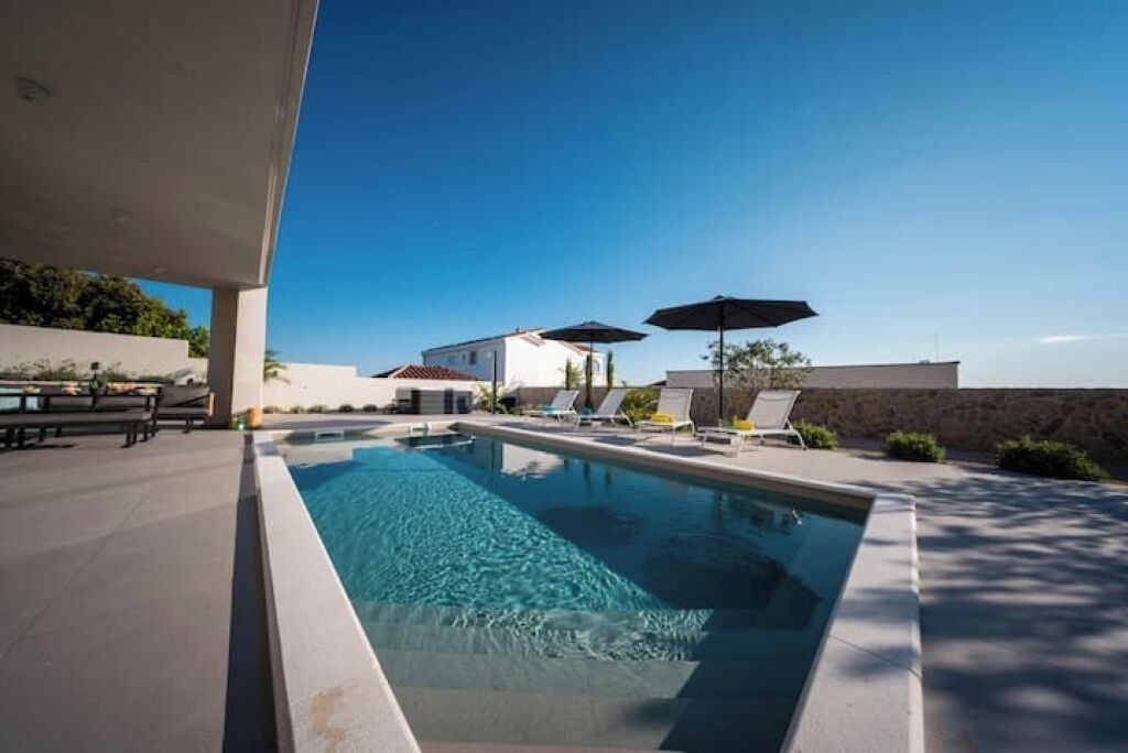 Photo of Outdoor in Mandre