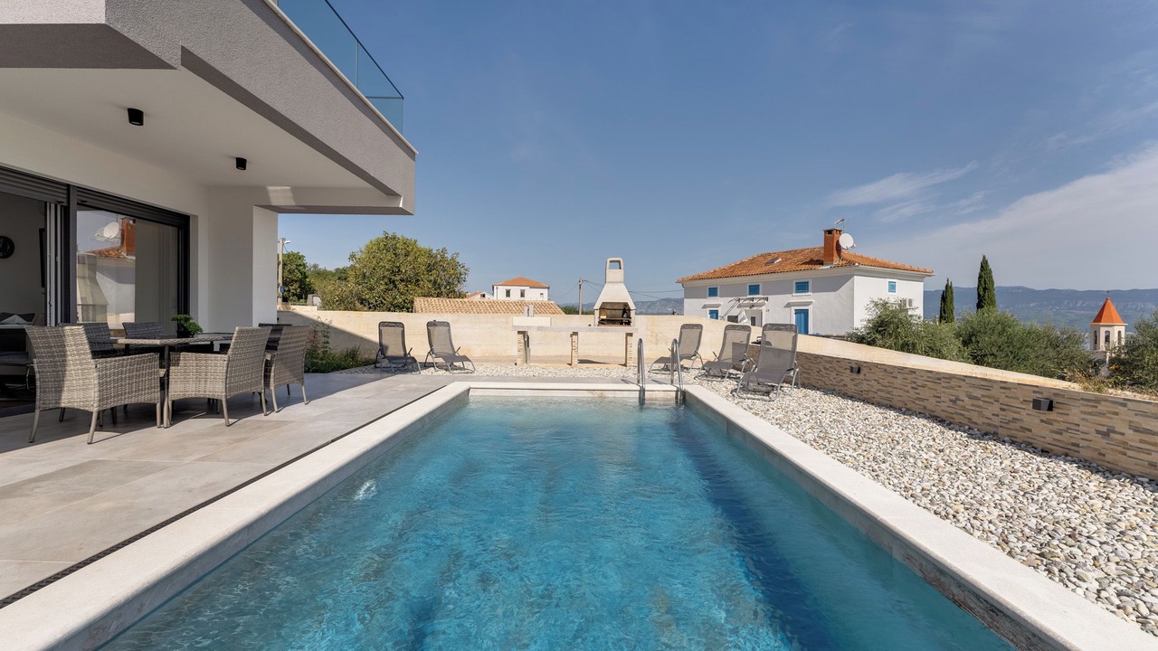 Photo of Outdoor in Risika