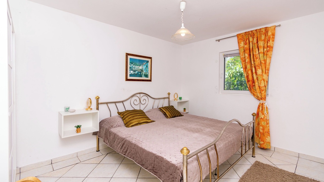 Photo of Bedroom in Seline
