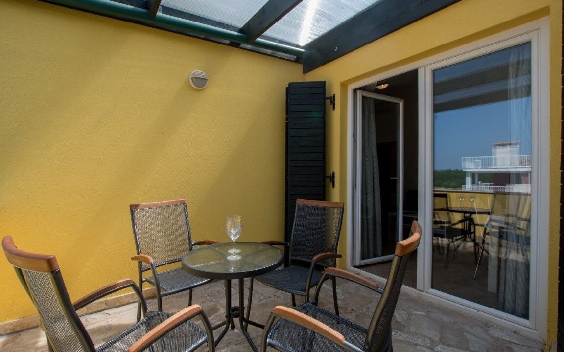Photo of Patio Balcony in Basanija
