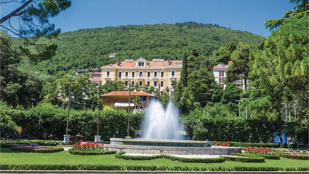 Photo of Others in Mucici