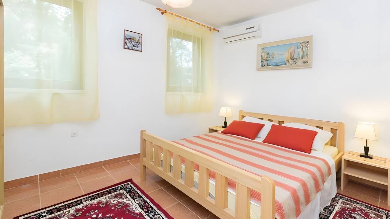 Photo of Bedroom in Tkon