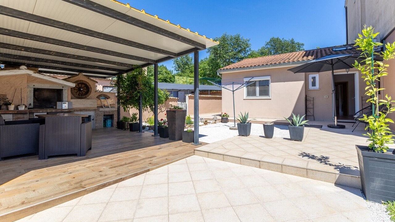 Photo of Patio Balcony in Antonci