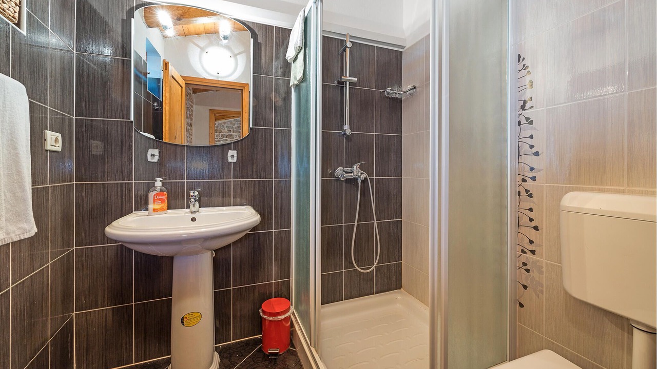 Photo of Bathroom in Orihi