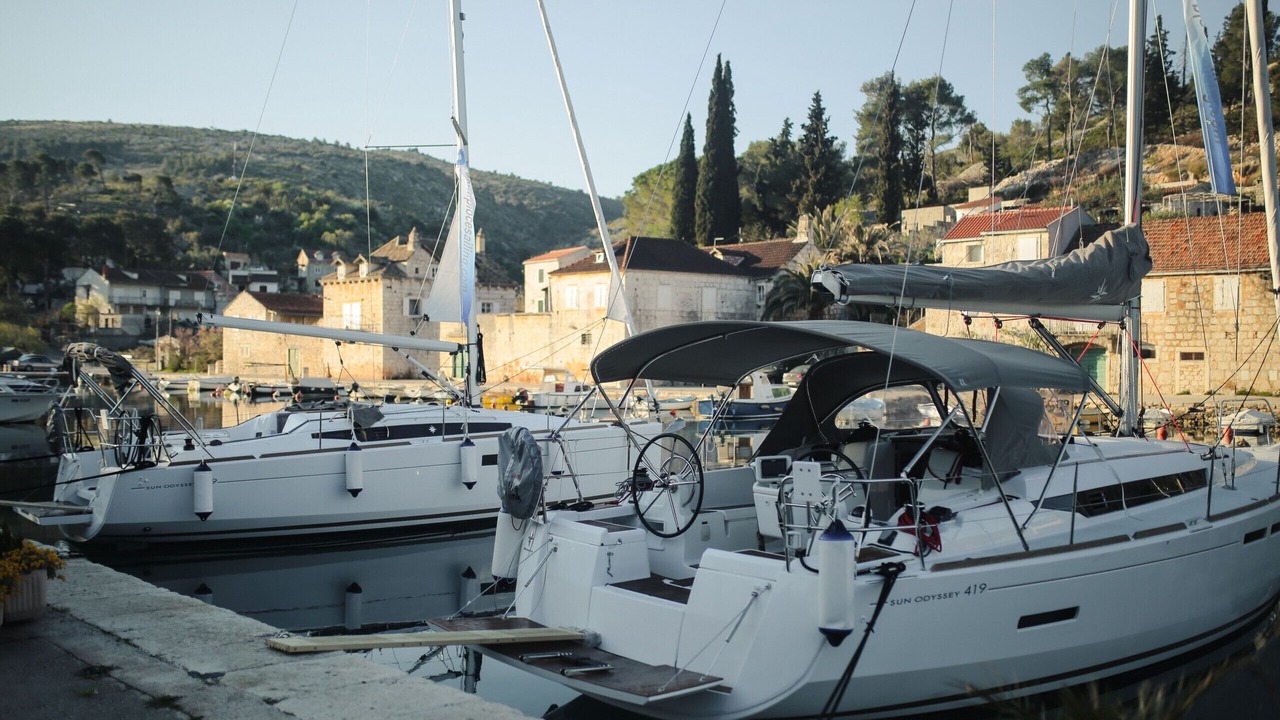 Photo of Others in Ploce