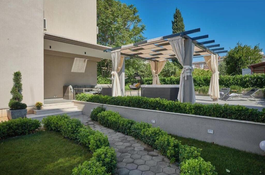 Photo of Patio Balcony in Babin Kuk