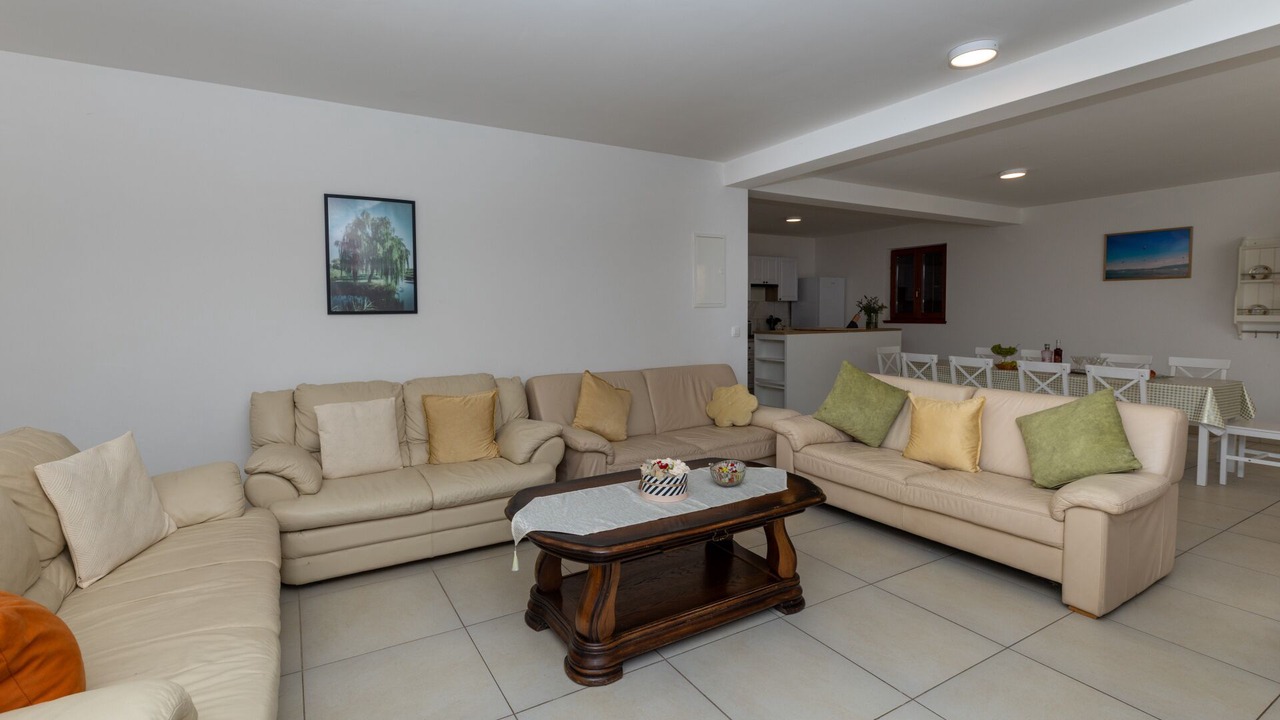 Photo of Livingroom in Momici