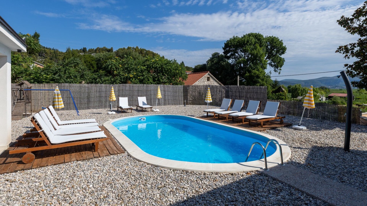 Photo of Outdoor in Momici