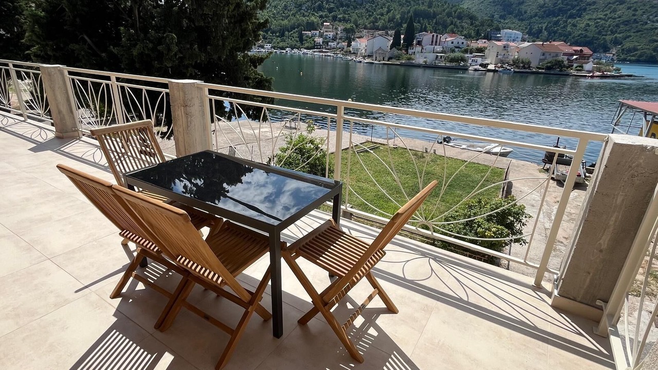 Photo of Outdoor in Blace