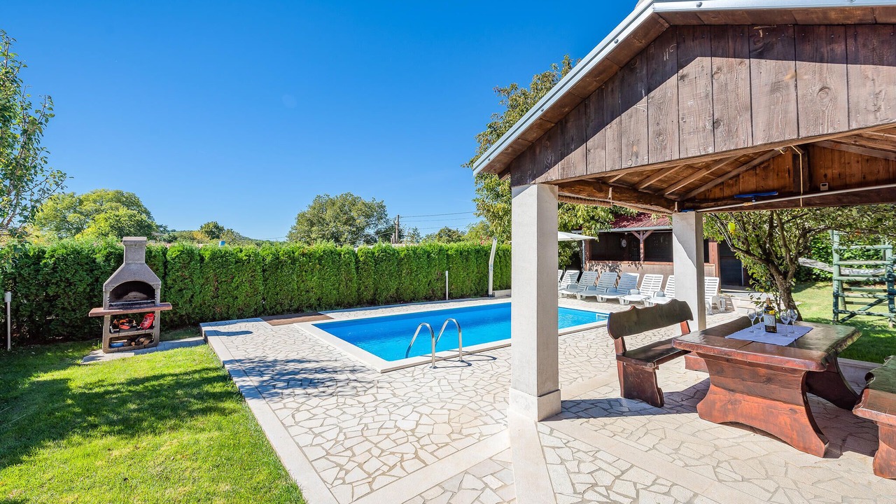 Photo of Outdoor in Lindar