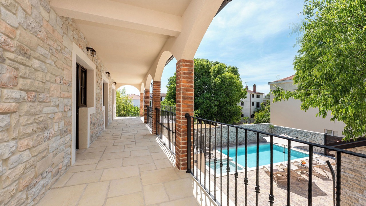Photo of Patio Balcony in Turanj