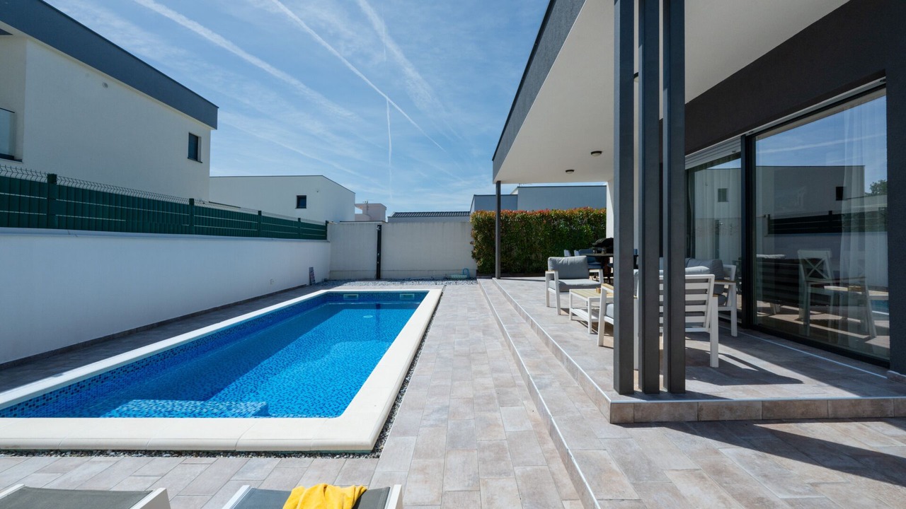 Photo of Outdoor in Peroj