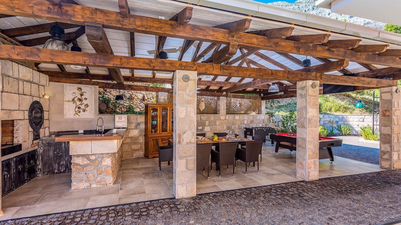Photo of Outdoor in Mimice