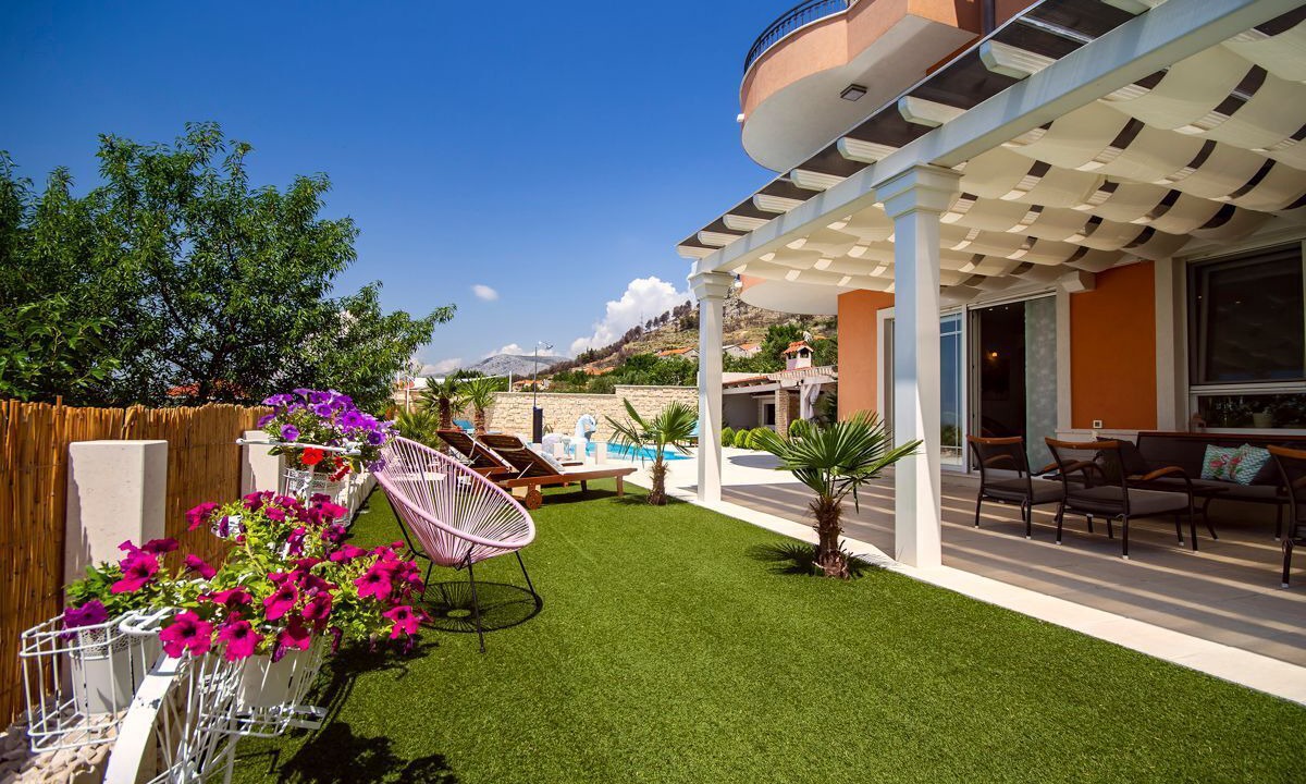 Photo of Patio Balcony in Mravince