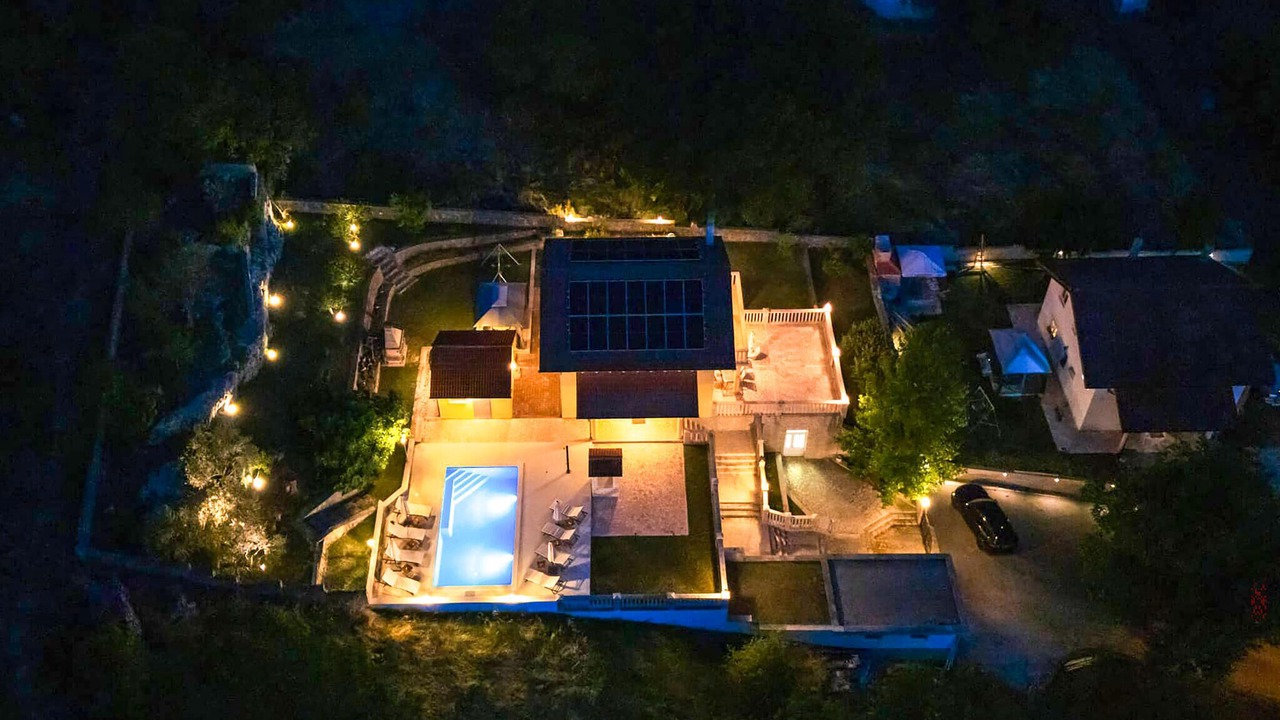 Photo of Others in Velic