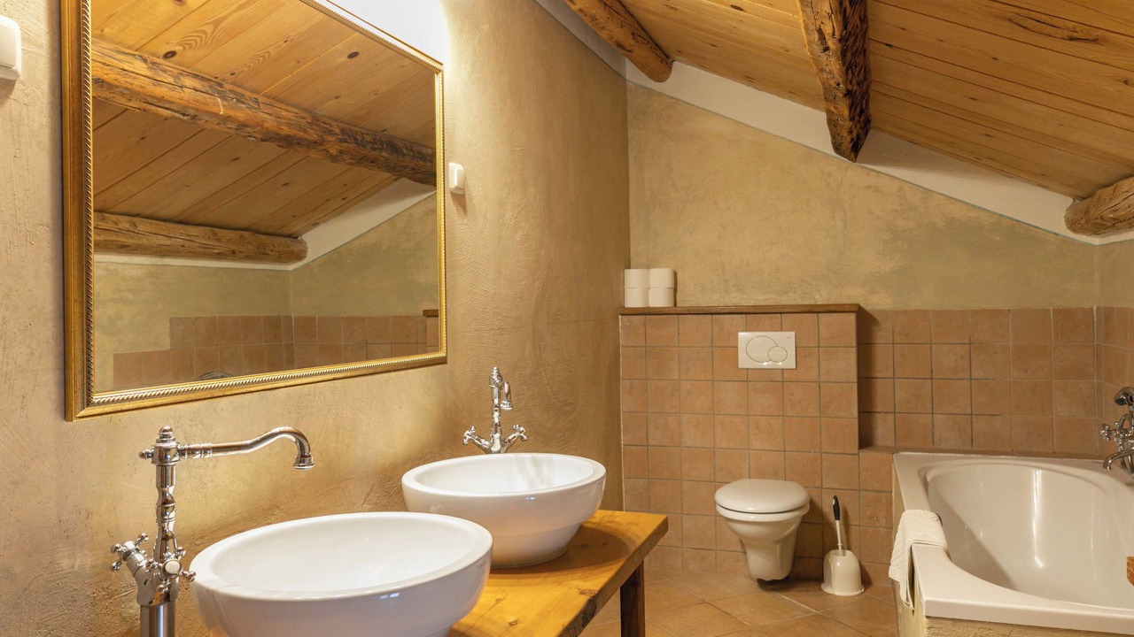 Photo of Bathroom in Gajana