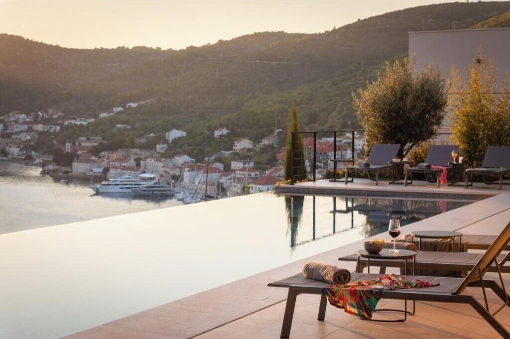 Photo of Outdoor in Cove Rogacic