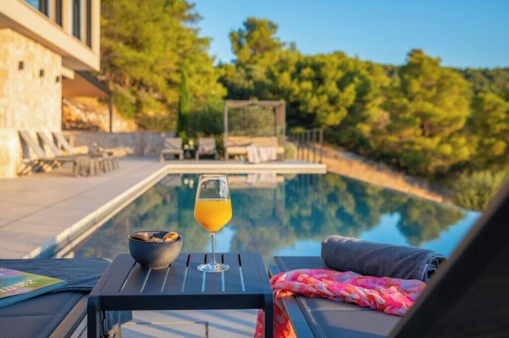 Photo of Outdoor in Cove Rogacic