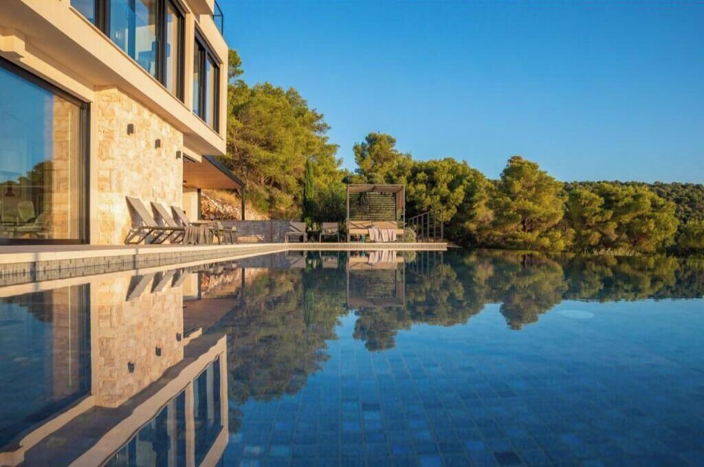 Photo of Outdoor in Cove Rogacic