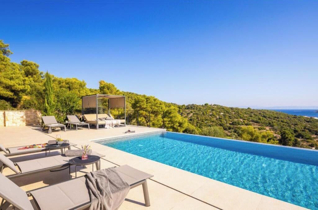 Photo of Outdoor in Cove Rogacic