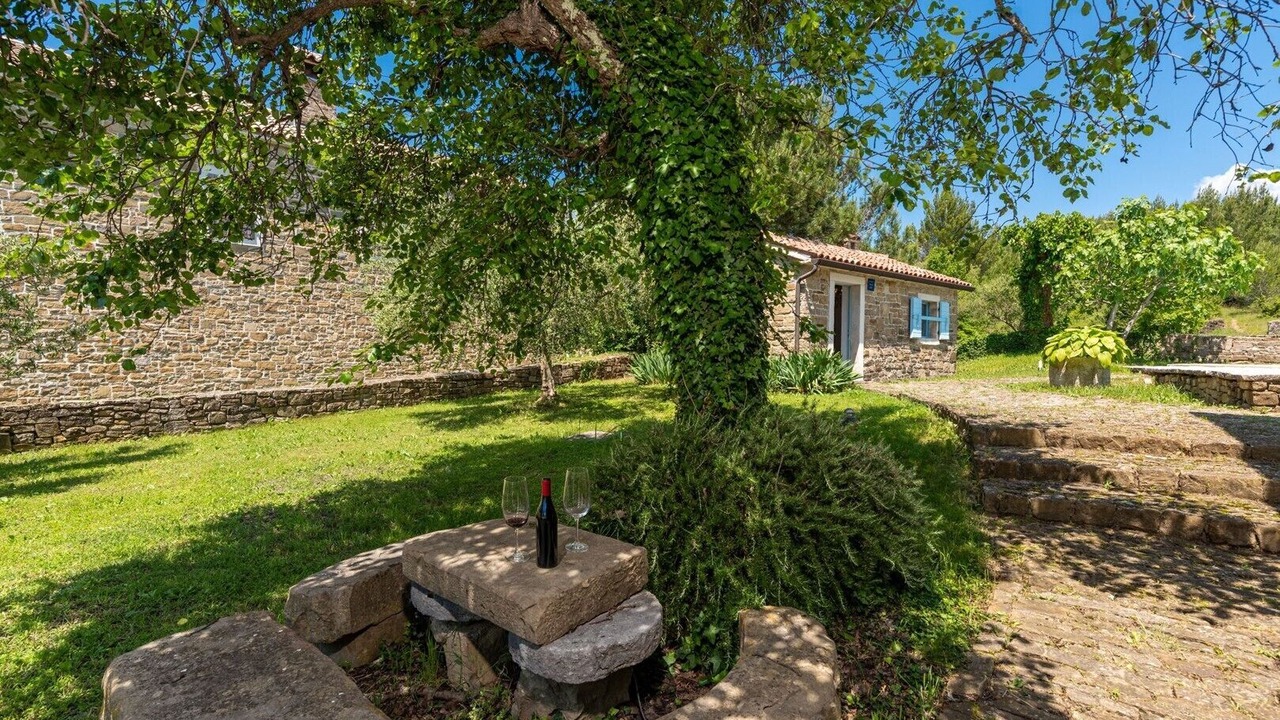 Photo of Outdoor in Kostanjica