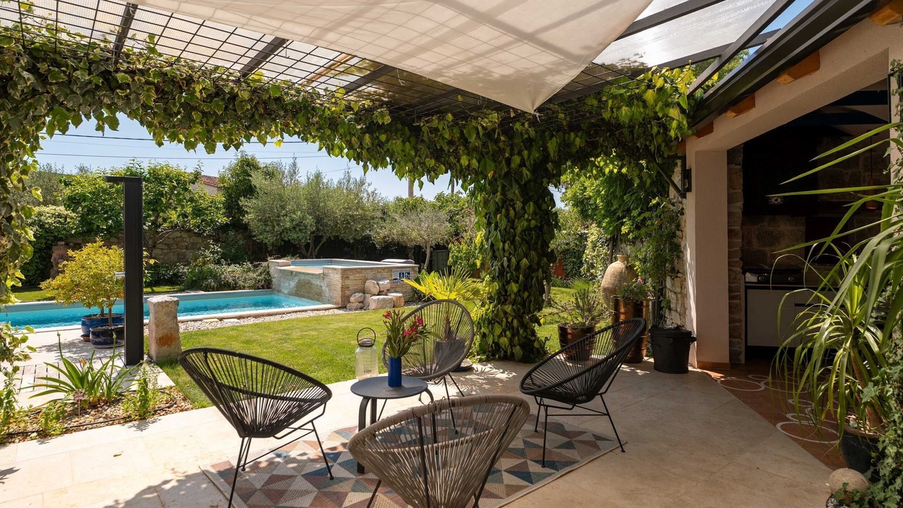 Photo of Patio Balcony in Filipini