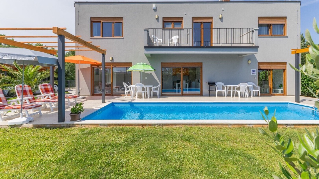 Photo of Outdoor in Buici