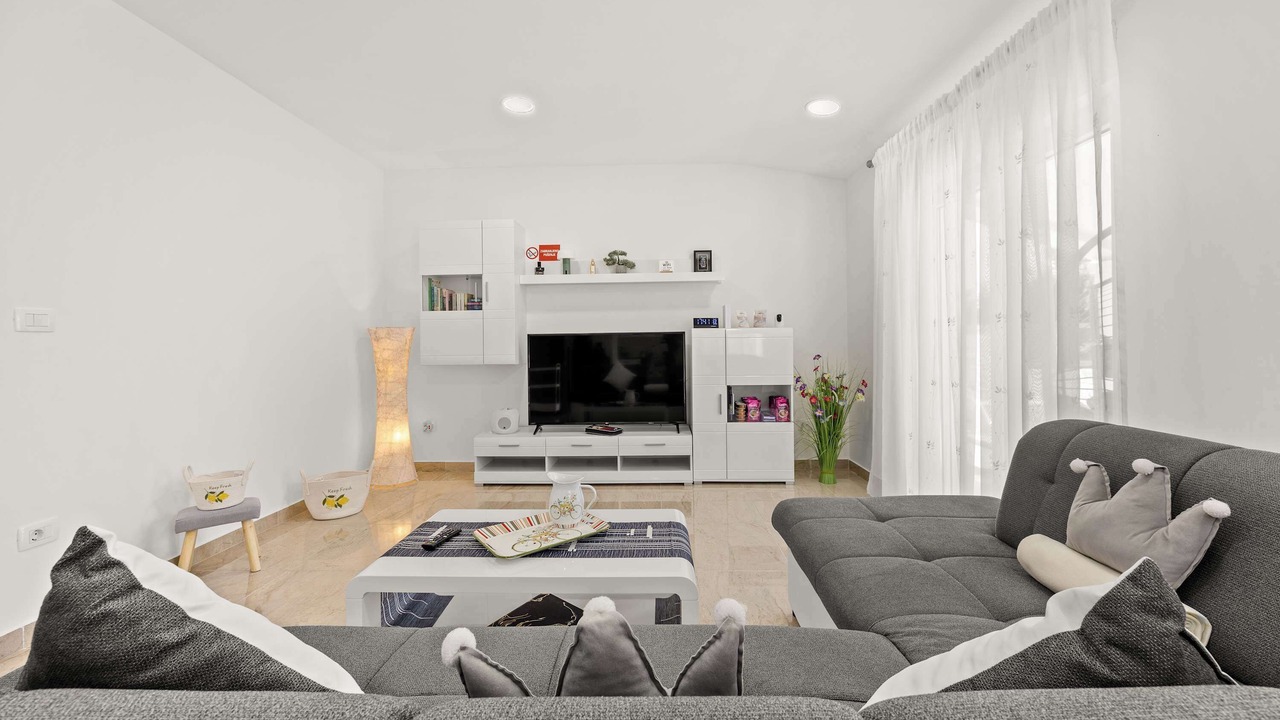 Photo of Livingroom in Orihi